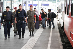 Die vom Innenminister gerne gelobten "Grenzkontrollen" sind nichts anderes als ein Willkommens-Komitee für Illegale.